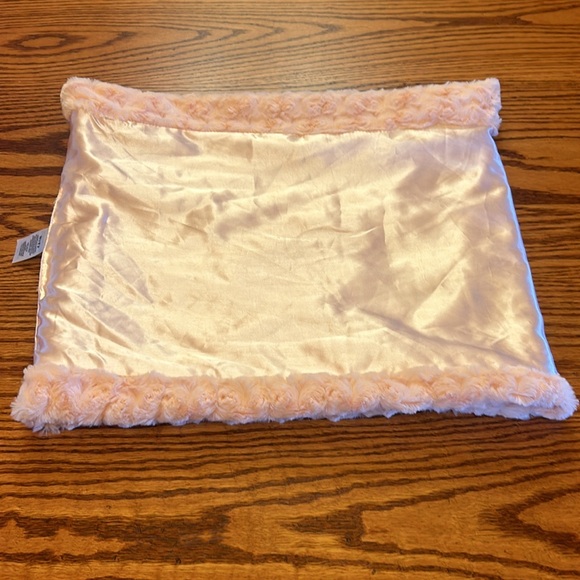 Faux Fur Loop Neck Warmer Cowl Scarf Light Pink One Size Fits All - Picture 3 of 7